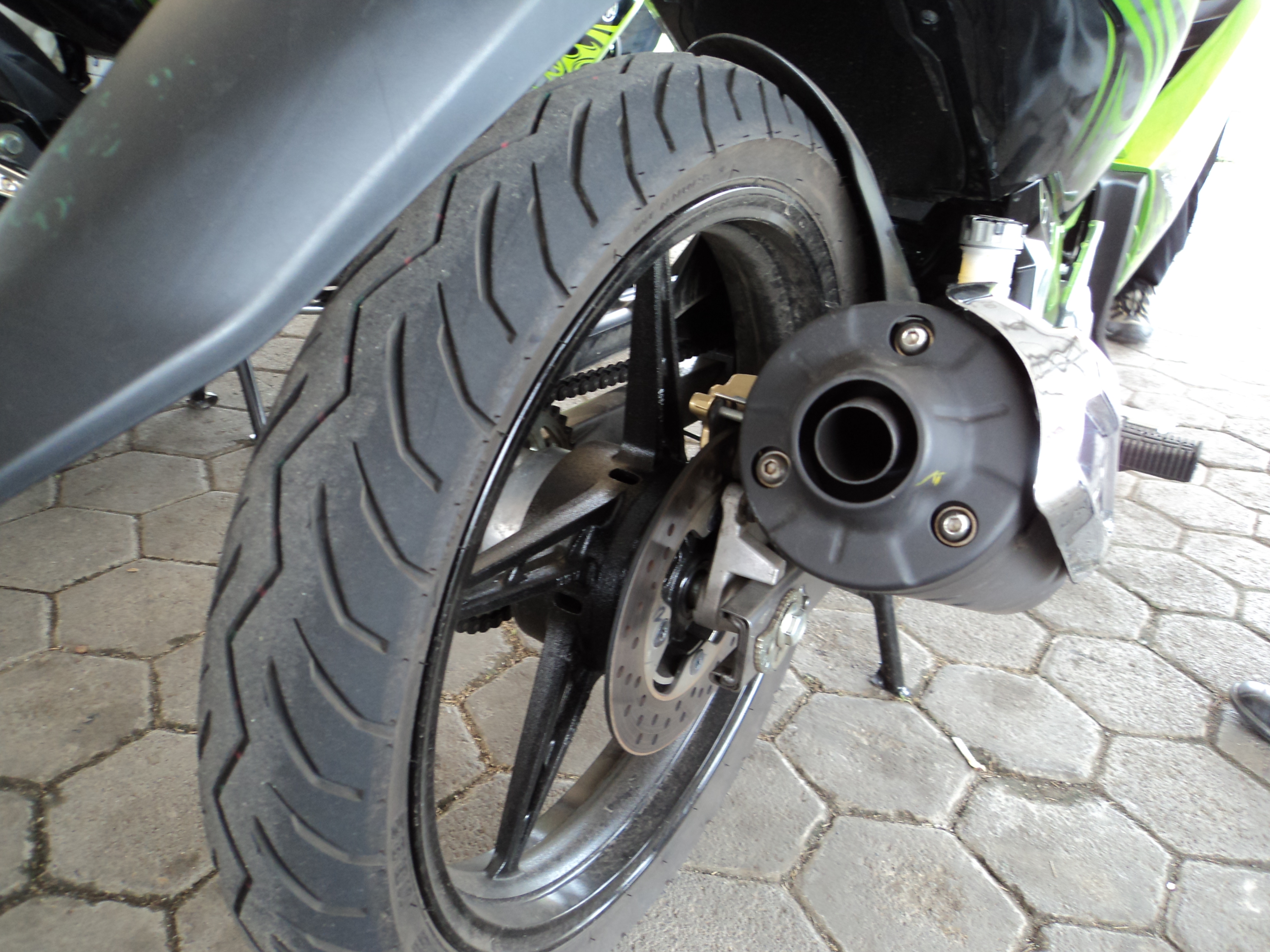 TEKNOLOGI DAN ALAM Honda Supra X 125 Helm In Cingkrang Kakinya